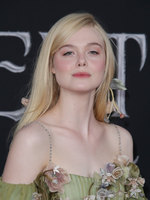 Elle Fanning longsleeve t-shirt #3895877