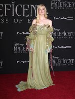 Elle Fanning hoodie #3895897