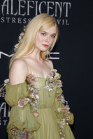 Elle Fanning mug #G2513163