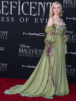 Elle Fanning mug #G2513219