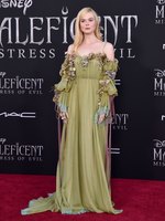 Elle Fanning longsleeve t-shirt #3895971