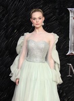 Elle Fanning longsleeve t-shirt #3895981