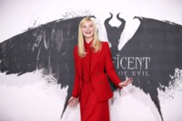 Elle Fanning longsleeve t-shirt #3895991