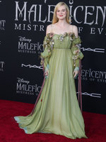 Elle Fanning hoodie #3895992