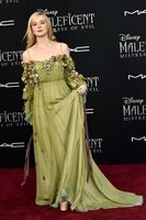 Elle Fanning mug #G2513256