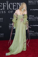 Elle Fanning Sweatshirt #3896004