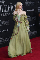 Elle Fanning hoodie #3896010