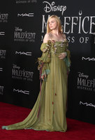 Elle Fanning t-shirt #3896019