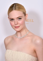 Elle Fanning hoodie #3942154