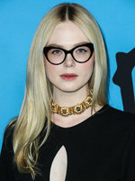 Elle Fanning Sweatshirt #3952090