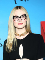 Elle Fanning hoodie #3952110