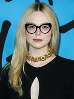 Elle Fanning tote bag #G2569412