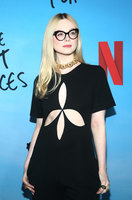 Elle Fanning tote bag #G2569420