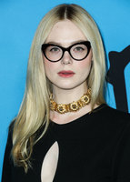 Elle Fanning longsleeve t-shirt #3952166