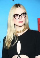 Elle Fanning tote bag #G2569427