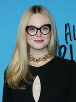 Elle Fanning hoodie #3952184