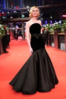 Elle Fanning hoodie #3952199