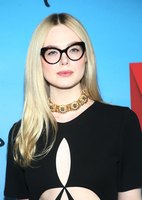 Elle Fanning hoodie #3952204