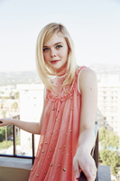 Elle Fanning tote bag #G2573481