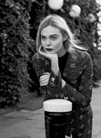 Elle Fanning tote bag #G2573521