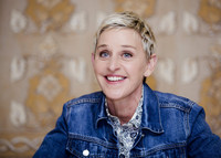 Ellen DeGeneres Longsleeve T-shirt #2615628