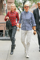 Ellen Degeneres Sweatshirt #2718750