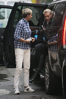 Ellen Degeneres Sweatshirt #2718834