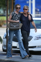 Ellen Degeneres Sweatshirt #2718835