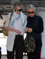Ellen Degeneres Sweatshirt #2718882