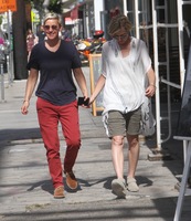 Ellen Degeneres Sweatshirt #2718917