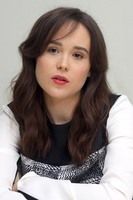 Ellen Page longsleeve t-shirt #2378112