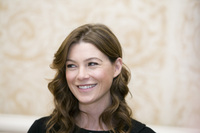 Ellen Pompeo longsleeve t-shirt #2283108