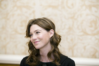 Ellen Pompeo longsleeve t-shirt #2283112