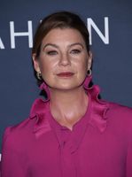 Ellen Pompeo longsleeve t-shirt #2869203