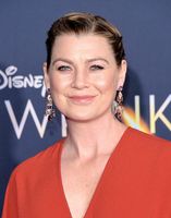 Ellen Pompeo longsleeve t-shirt #3150665