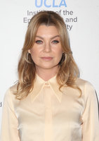 Ellen Pompeo longsleeve t-shirt #3201663
