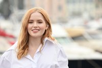 Ellie Bamber Longsleeve T-shirt #3787988
