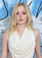 Ellie Bamber Longsleeve T-shirt #3897436