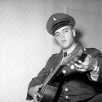 Elvis Presley Longsleeve T-shirt #2539754
