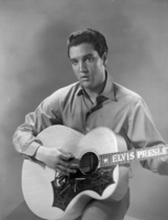 Elvis Presley Longsleeve T-shirt #2589683