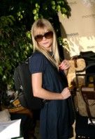 Emilie De Ravin t-shirt #1451481