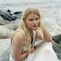 Emilie De Ravin t-shirt #2075399