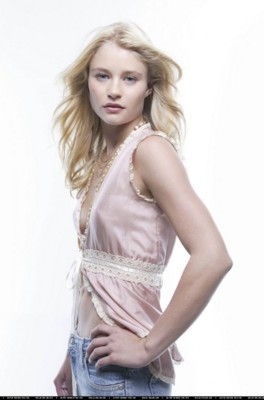 Emilie de Ravin posters