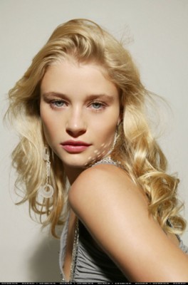 Emilie de Ravin posters