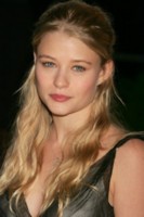 Emilie de Ravin t-shirt #1257994