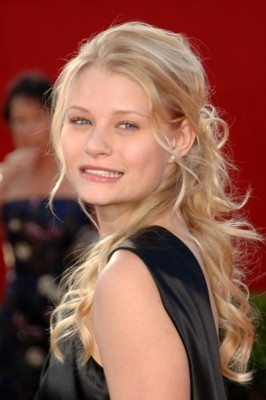 Emilie de Ravin posters