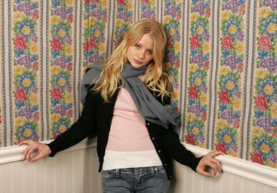 Emilie de Ravin posters
