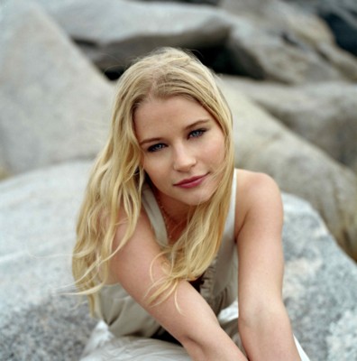 Emilie de Ravin posters