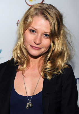 Emilie de Ravin posters