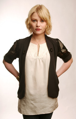 Emilie de Ravin posters
